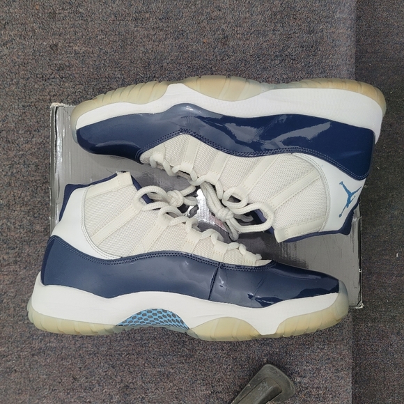**SOLD** Air Jordan XI "Win Like 82" - Picture 9 of 9